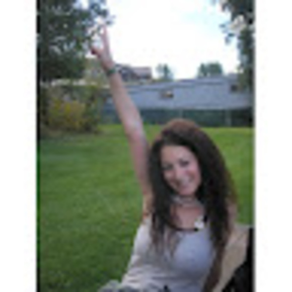 Meet your Posher, Pamela - Picture 1 of 1